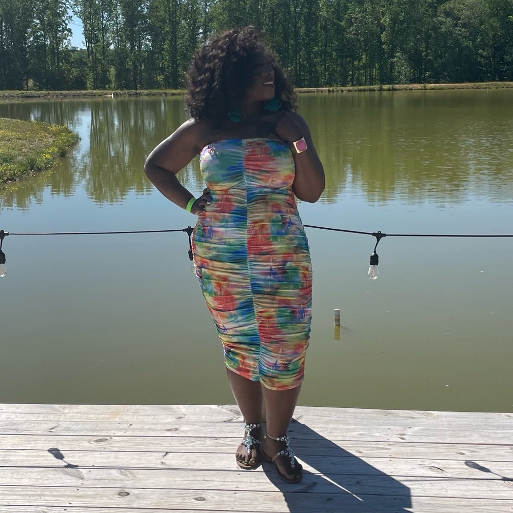 Bandeau body con tropical print dress